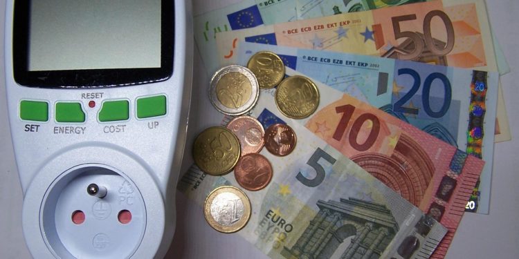 Caldo in arrivo: 12 consigli per avere bollette contenute tutto l’anno, lo Studio