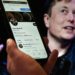 Twitter, Musk sospende accordo per l’acquisto del social