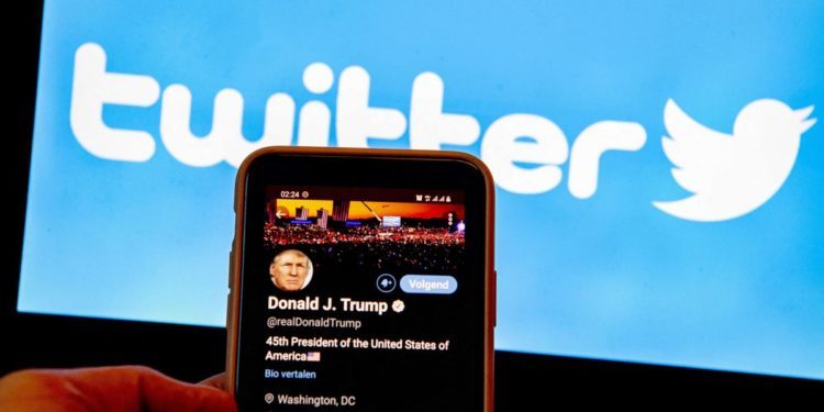 Trump, respinto ricorso contro il bando da Twitter