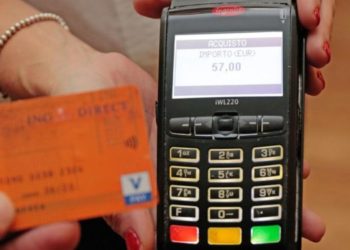 Pos obbligatorio per professionisti e negozianti, da oggi sanzioni per chi rifiuta carte