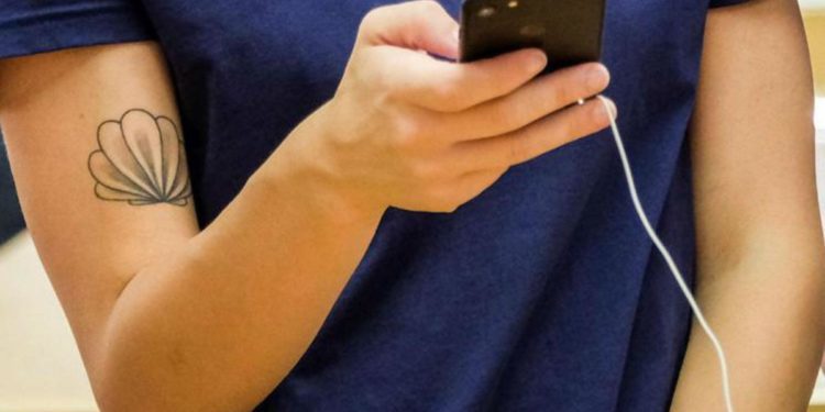 Caricabatterie universale per smartphone, Ue raggiunge accordo