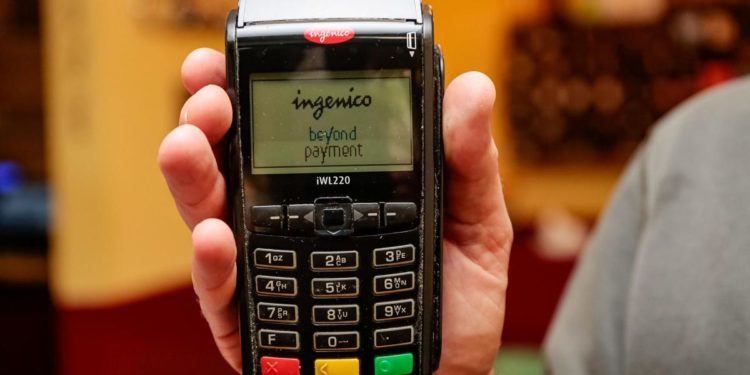 Quando il Pos è sempre rotto e pagare con bancomat e carte è impossibile