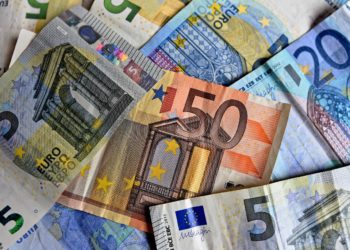 Aumentano anche i conti correnti: +26% nel 2023