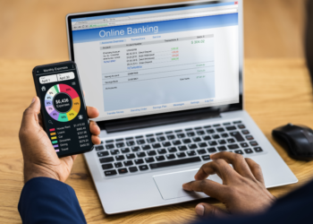 Conto Corrente: aumentano i costi fissi ma con le banche online il canone si riduce (-8%)