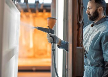 Verniciatura a polvere industriale, cos’è e come farla in sicurezza