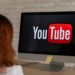 YouTube, nuove regole per contenuti generati con IA e deepfake