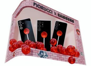 Le cover Fiorucci si animano con la collaborazione Samsung per Galaxy S24