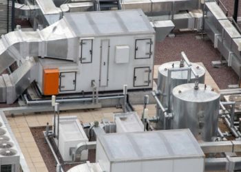 Come riscaldare consumando pochissimo? Il futuro della climatizzazione industriale è con Tecsaving