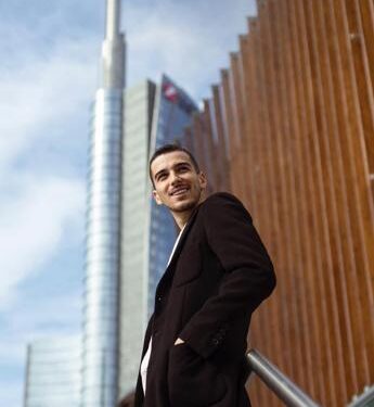 “Resta cu’ me” di Emanuel Ceruti, il libro del giovane fenomeno comico del web