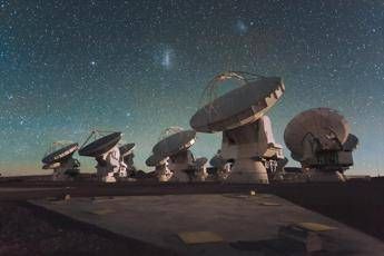 Ossigeno rilevato nella galassia più lontana conosciuta: rivoluzione nella comprensione dell’universo primordiale