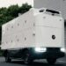 Il futuro del delivery: un robot gigante per consegne autonome