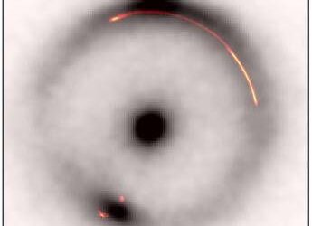 Scoperta astronomica INAF: l’immagine più nitida di un arco gravitazionale