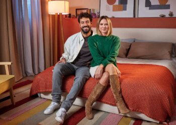 Love Bugs: Brenda Lodigiani e Michele Rosiello protagonisti della sit-com in prima visione assoluta su TV8