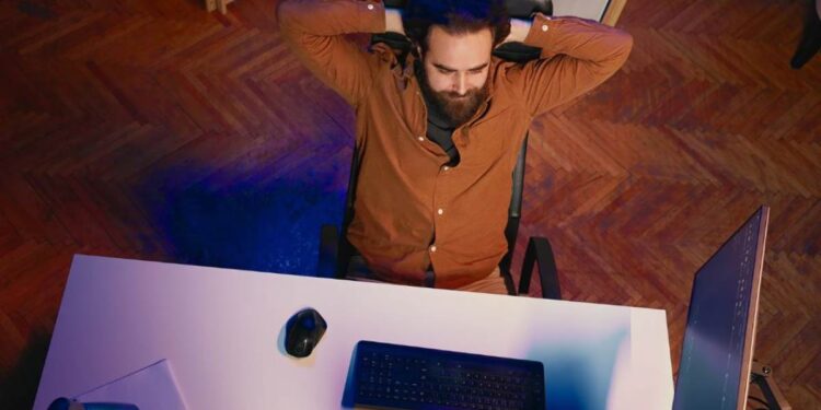 La guida moderna alla sopravvivenza per affrontare il lavoro profondo e le distrazioni digitali