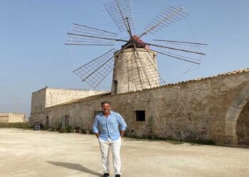 Azzurro – storie di mare torna su rai 1: al timone Beppe Convertini
