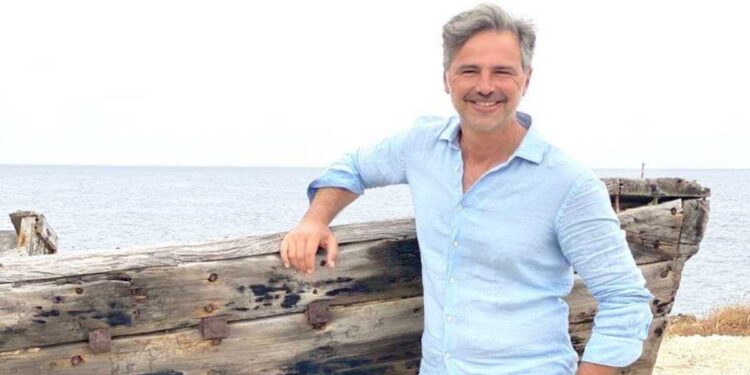 Beppe Convertini “AZZURRO – STORIE DI MARE” Rai1