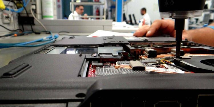 Riparare invece di sostituire: il nuovo valore della tecnologia